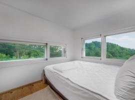 Yangyang Slowstay Pension, hotel v destinaci Jangjang