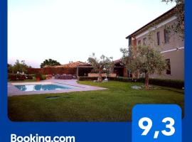 Il Casale degli Ulivi - Agriturismo - TENIMENTI LEONE