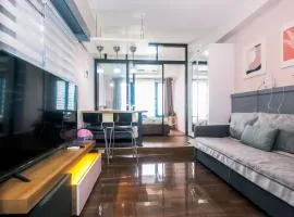 Dreamy One bedroom Cozy Lush Family condo Air Gym Swim Park