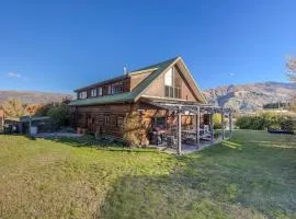 Large Ski Club Style Lodge, Views, Walk to town