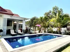 Nongnuchs Homestay Interior Queen Room