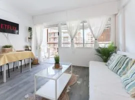 Salou Seafront! Private Terrace - AC & WiFi