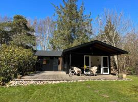 Charming Cottage In Raageleje，位于瓦伊比的别墅