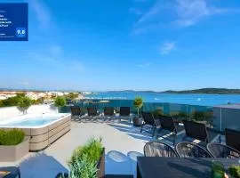 Luxury Aquarius Apartments - Beachside with Hot Tub