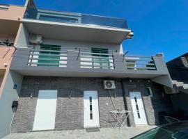 Primus Štrbić, hotel v destinaci Ploče