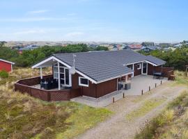Feriehus 1094, khách sạn ở Bjerregård
