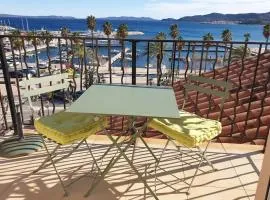 Balcon des îles d'Or - T2 seafront historic center