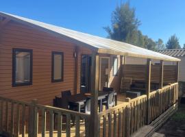 Mobil-home neuf 6 à 8 pers au Camping Les Palmiers, Hyères、イエールのホテル