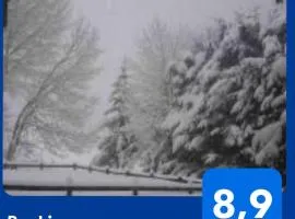 Appartamento ampio giardino adiacente piste sci 4/6 posti letto