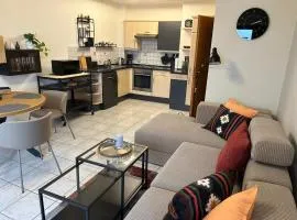 Modernes ruhiges Apartment in Scheidt, Uni-Nähe