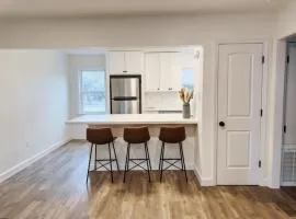 Downtown OS 2bed 1 bath with pool and close to the beach