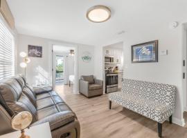 The Coral Sunset Cottage by Vacation Homes Collection, hotel v destinaci Fort Morgan