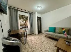 Cómodo en zona residencial a 1m de Av. el poblado