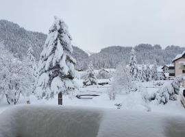 Chesa Chavriol - Celerina, hotel in Celerina