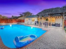 Aloha 4Br Private Pool Tiki Bar & Game Lounge!