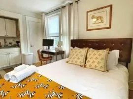 Chateau Blanc Yale Located Downtown