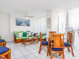 Spacious Beachfront Condo 2BR with Stunning Views, hotel v destinaci Luquillo