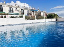 AP410 Azure House, ξενοδοχείο σε Nerja