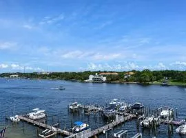 Palm Court Yacht Club 604 Sound View & Beach Access