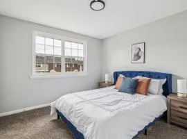 Brentwood U9 I Cozy & Comfy I 2bd I Free Parking