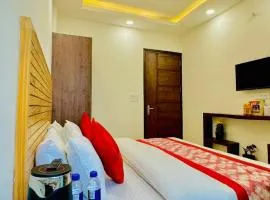 Hotel Ashram View Just 10 Minute Away Form Nizamuddin Railway Station