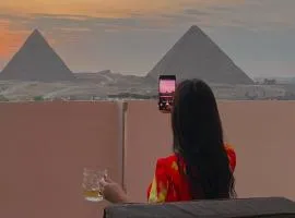 MOON Pyramids View Rooftop apartment