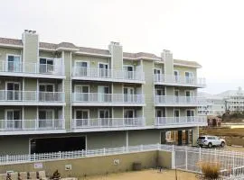LUC 2Bed Bayside Condo