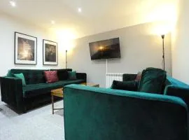 Premium 2 Bed Apartment - Thatcham 49 Broadway Thatcham - B
