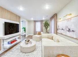 Serene and Updated Escape 1 Mi to Heritage Landing