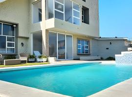 Casa de playa privada Sabanilla 4 cuadras del mar, Hotel in Maizal