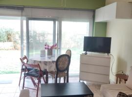 Rafina suits, hotel em Rafina