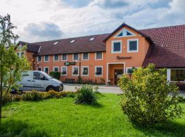 Hotel U Jezera, hotel v destinaci Velký Osek