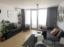 Sunny FREE parking beauty Balcony view, 3 towers residence