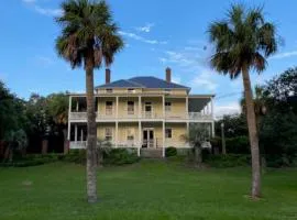 Officers Row - elegant home with private pool steps from beach
