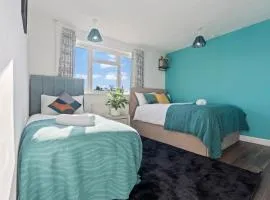 3 bedroom House for Contractors,Workers,Relocation,Insurance,Family, Free Parking,Prebendal AV