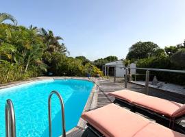 Gîtes Les Bienheureux - Piscine, Hamak, Terrasse, hotell sihtkohas Anse-Bertrand