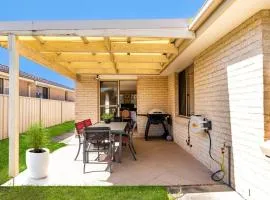 The Verge Beach House - Pet Friendly - 2 Mins Walk to Beach