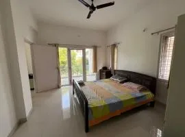 Cozy Homestay Villa close to RGIA