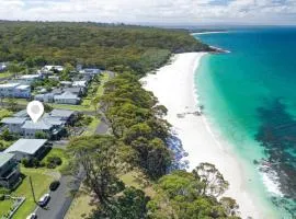 Mimosa Lodge - 250m to Chinamans Beach in Jervis Bay!