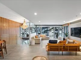 Mimosa Lodge - 250m to Chinamans Beach in Jervis Bay!