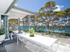 5 BDR - 250m to Beach - Outdoor Spa - 4PM Checkout