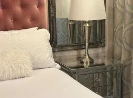 Riverside 1 bedroom house for Two