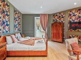 VibeStudio 401 - Central - AC - Licensed - Parking Nearby