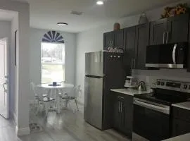 Cozy duplex near the Ocala Airport