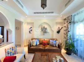 Spectacular 2BR in Souk Al Bahar, Downtown with Burj & Dubai Mall view by Rich Stay