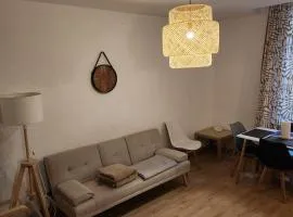 CHEZ LIAN, Belle Maison