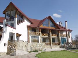 Huzul, Hotel in Kossiw