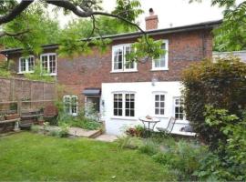 Beautiful townhouse in perfect location, hotel a Guildford