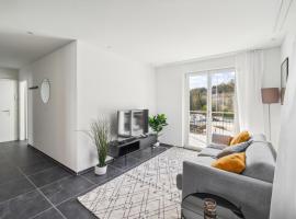 The R Apartment Mittelfelsen - Quiet, Free Parking, hotel in Neuhausen am Rheinfall