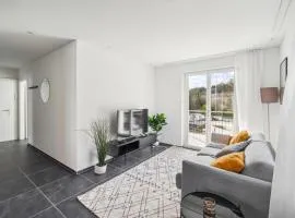 The R Apartment Mittelfelsen - Quiet, Free Parking